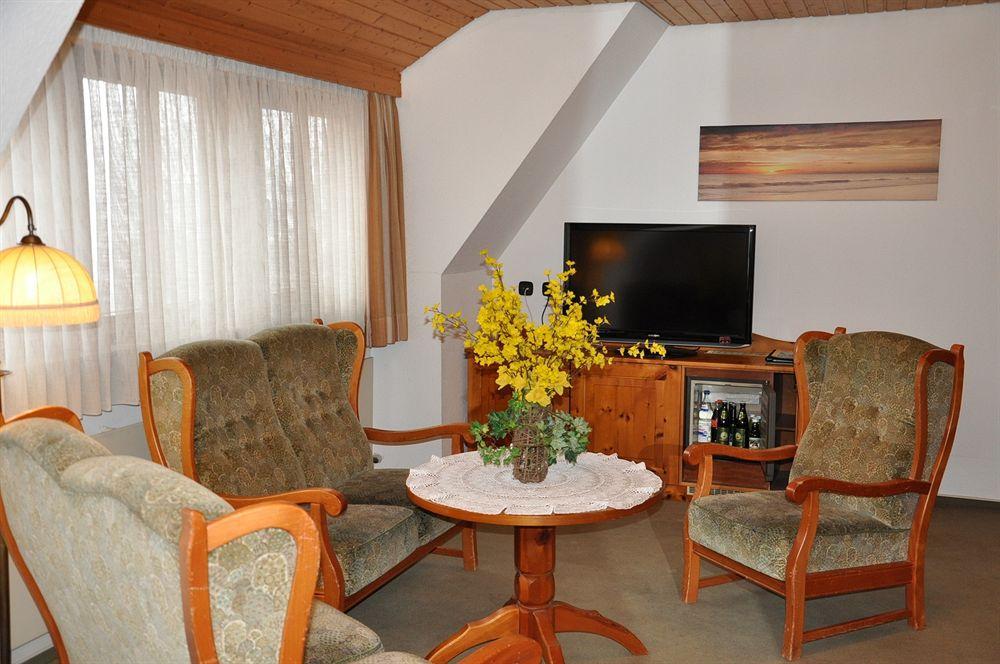 Donzdorf Gaestehaus Becher מראה חיצוני תמונה